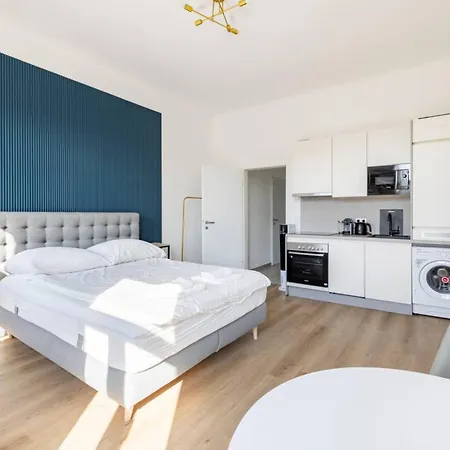 Apartment Near Schoenbrunn & Metro Vienna Exterior photo