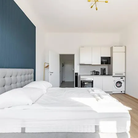 Apartment Near Schoenbrunn & Metro Vienna Exterior photo